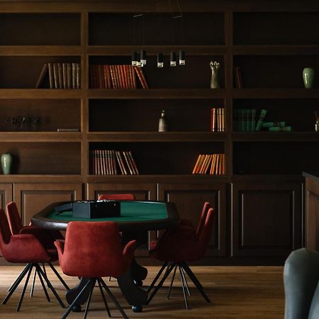 Gudauri Lodge エクステリア 写真 A poker table
